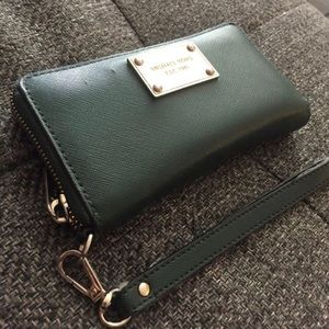 Michael Kors wristlet/wallet